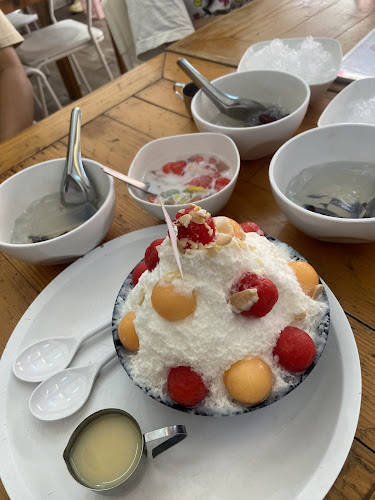 WANLAMUN & EGG E EGG @OLD TOWN thai dessert & chicken rice & thai food