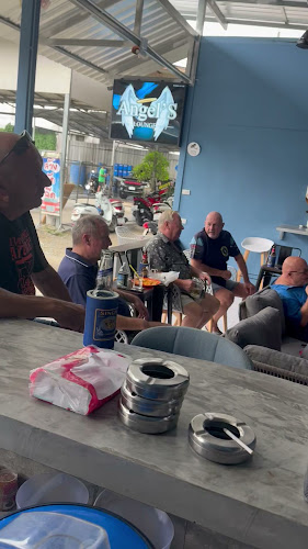 Opinii despre Angel’S Lounge în อำเภอกะทู้ - การบริการอาหารและที่พัก