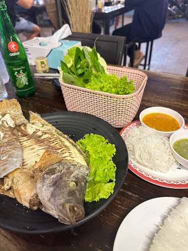 ไต๋กิ๊ก เมี่ยงปลาเผา - การบริการอาหารและที่พัก