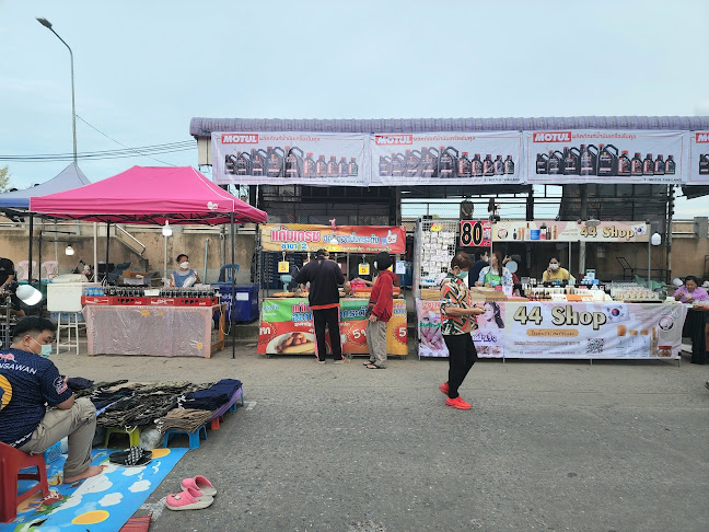 ถนนคนเดิน นครสวรรค์(ริมแม่น้ำเจ้าพระยา)