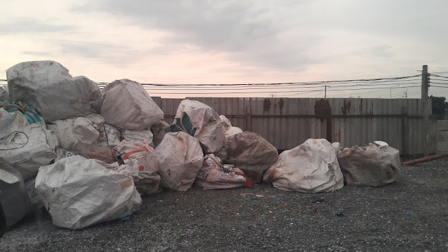 ธันวาข้าวโพดคั่วอบเนย - การบริการอาหารและที่พัก