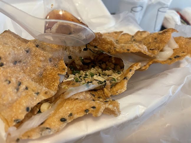 ปากหม้อ Robot เจ๊หุ่นยนต์ - การบริการอาหารและที่พัก