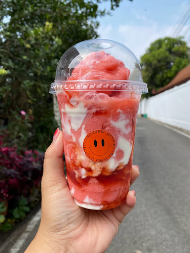 จุ๊ยบาร์ - การบริการอาหารและที่พัก