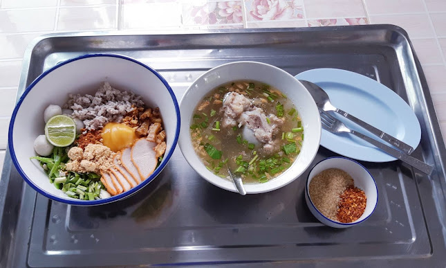 Opinii despre ร้าน​ ก๋วยเตี๋ยวสุโขทัย​ ซอย​ กาญจนวนิช41(ร้านลาบก้อยกาฬสินธุ์เจ้าเก่า)​ în อำเภอเมืองสงขลา - การบริการอาหารและที่พัก