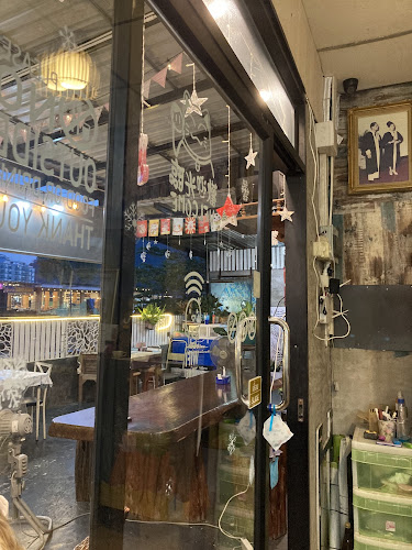 Opinii despre Baan Larb Restaurant în อำเภอกะทู้ - การบริการอาหารและที่พัก