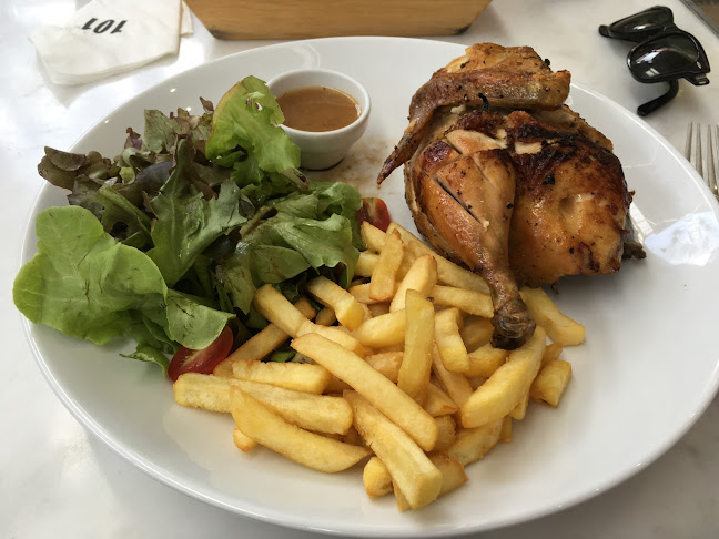 Cafe 101 - การบริการอาหารและที่พัก