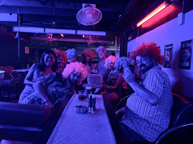 Korn Beer Bar กร เบียร์บาร์ - การบริการอาหารและที่พัก