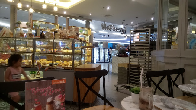 Bread Talk - การบริการอาหารและที่พัก