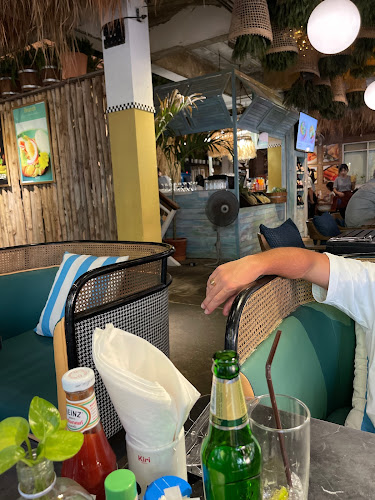 KIRI burger & bowl , kata beach - การบริการอาหารและที่พัก