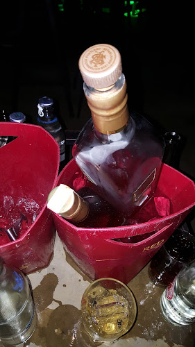 Boytoys - การบริการอาหารและที่พัก