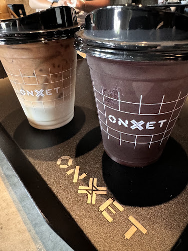 Onxet Cafebar - การบริการอาหารและที่พัก
