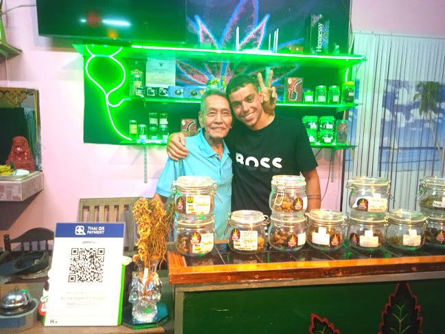 ร้านอาหารสีขาวซีฟู้ด - อำเภอเมืองภูเก็ต