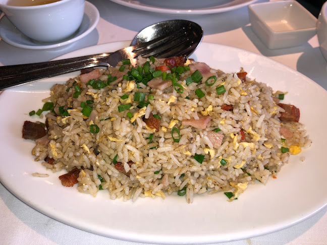 Yan Long Phuket - An Authentic Chinese Restaurant - การบริการอาหารและที่พัก