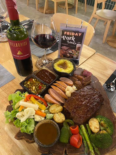 41 หมู่ที่ 3 ซอย หาดสุรินทร์ 4 ตำบลเชิงทะเล อำเภอถลาง ภูเก็ต 83110