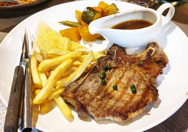 Opinii despre IRISH GRILL Steak House în อำเภอถลาง - การบริการอาหารและที่พัก