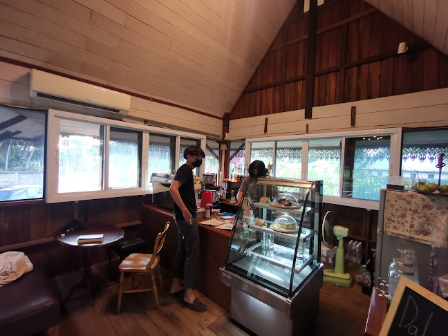 Comentarii opinii despre Behind The Time Cafe