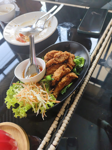 คุณเอียดชาววัง & ANYA Cafe - การบริการอาหารและที่พัก