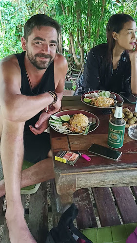 Opinii despre Mr. Dee Chilling Hill Bar în อำเภอเกาะสมุย - การบริการอาหารและที่พัก