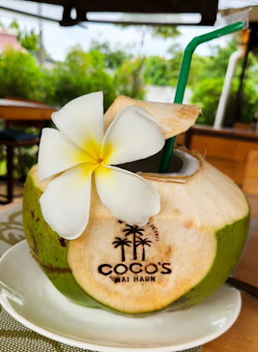 Coco's Nai Harn Cafe - การบริการอาหารและที่พัก