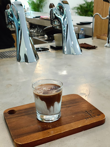 Specs on Specialty coffee - การบริการอาหารและที่พัก