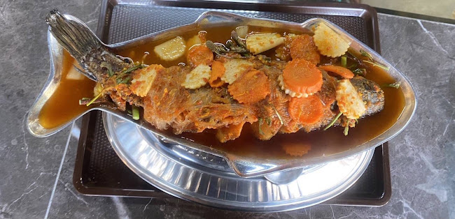 ร้านเนื้อหอม​ ริมมูล​ อุบลราชธานี​ (Nuehom​ Restuarant)​