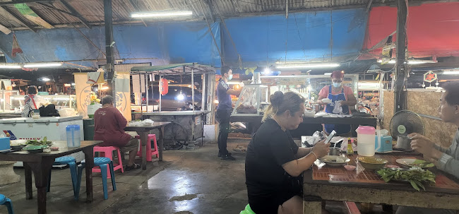 ข้าวแกงฟลอริด้า - การบริการอาหารและที่พัก