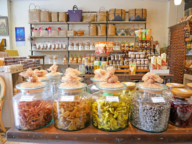 บ้านแก้ว นครปฐม - การบริการอาหารและที่พัก