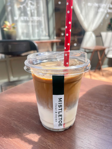 Mistletoe flour & thyme cafe