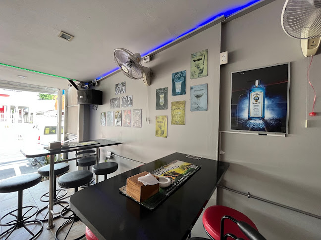 Opinii despre Kiwi Thai Bar în อำเภอกะทู้ - การบริการอาหารและที่พัก