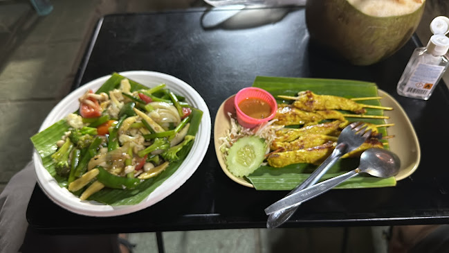 Opinii despre มิสเตอร์กิ๊ฟไทยฟู๊ดแอนด์ฮาลาลฟู๊ด în อำเภอกะทู้ - การบริการอาหารและที่พัก