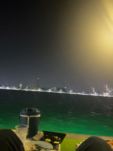 คาเฟ่ตกหมึกพัทยา Tako Trip - การบริการอาหารและที่พัก