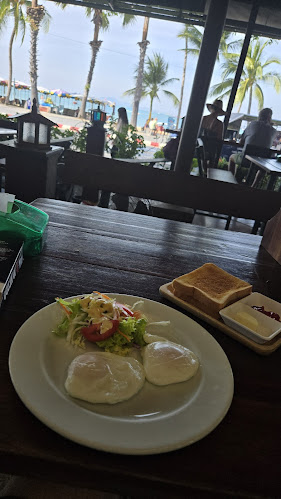 Green Tree Rest. & Pub - การบริการอาหารและที่พัก