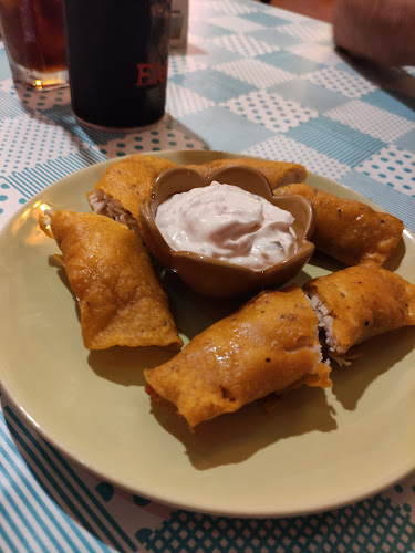 Mikes Mexican Restaurant - การบริการอาหารและที่พัก