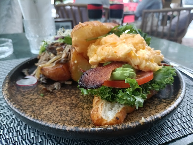 Hern Coffee and Bistro - อำเภอกะทู้