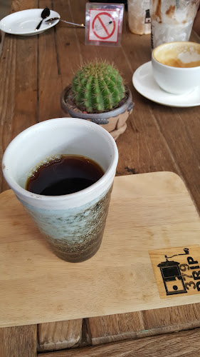 379 Drip กาแฟเรียบง่ายใต้ถุนบ้านเลขที่ 379 - การบริการอาหารและที่พัก