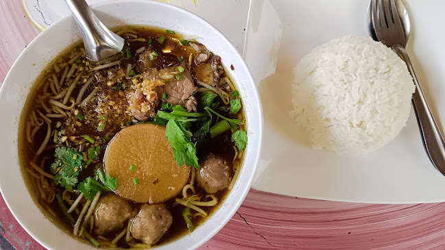 ก๋วยเตี๋ยวไก่-เนื้อตุ๋น