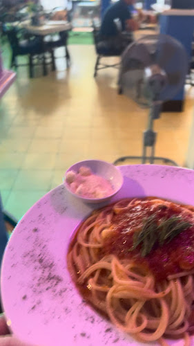 San Antonio Beach Guesthouse & Restaurant - การบริการอาหารและที่พัก