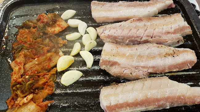 ฮังมี กัลบี - การบริการอาหารและที่พัก