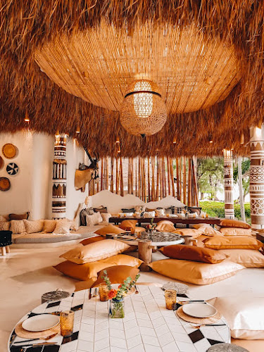 Cave Beach Club - อำเภอสัตหีบ