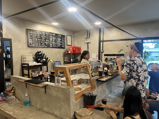 Opinii despre Jitphirom Coffee Roastery (Oldies) în อำเภอบางละมุง - การบริการอาหารและที่พัก