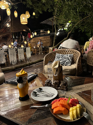 Three Monkeys Restaurant - อำเภอเมืองภูเก็ต