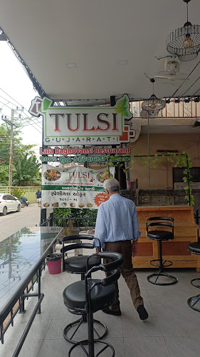 Opinii despre Tulsi Gujrati Restaurant Pattaya în อำเภอเมืองชลบุรี - การบริการอาหารและที่พัก