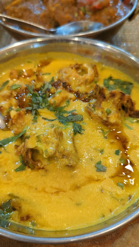 Mahi Guest House & Restaurant - การบริการอาหารและที่พัก