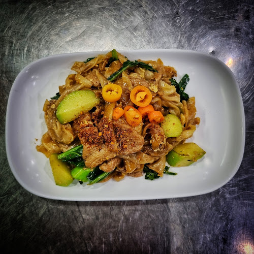 ยอดผักเมืองทอง ราดหน้า - อำเภอปากเกร็ด