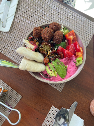 So French Restaurant and Bar - การบริการอาหารและที่พัก