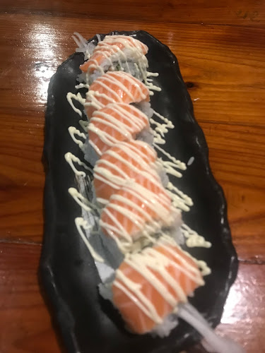 อุโอเทรุซุยซัน ซูชิ ภูเก็ต– ราไวย์ บีช - การบริการอาหารและที่พัก