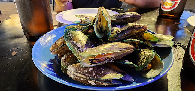 แม่พร ซีฟู๊ด ดิ อเวนิว พัทยา ( Porn Seafood Avenue Pattaya) - การบริการอาหารและที่พัก