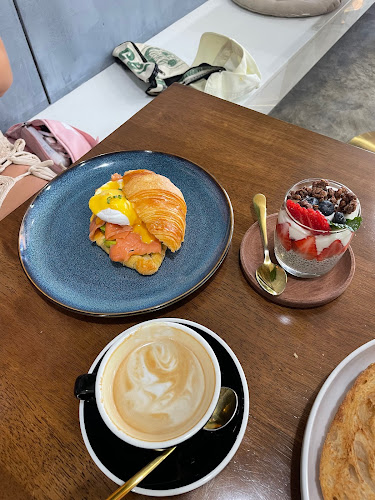 12, 35 moo 1 ถนน วิเศษ ตำบล ราไวย์ อำเภอเมืองภูเก็ต ภูเก็ต 83130