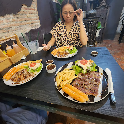 Comentarii opinii despre พวงรัตน์สเต็กโฮม -Puangrat Steak Home