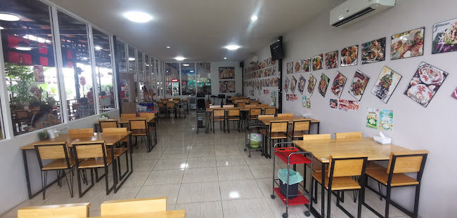 อะนเฟรน - การบริการอาหารและที่พัก